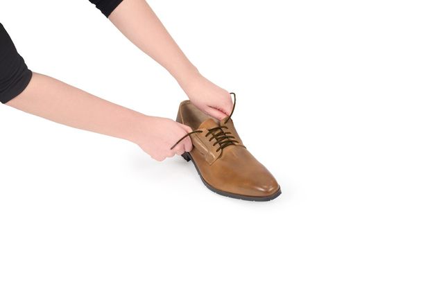 Еластичні коричневі шнурівки 6