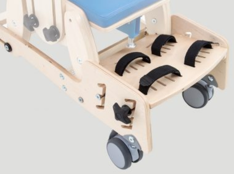 База на колесах с подножкой и 2-точечными ремнями на липучке для стабилизации ступни 1