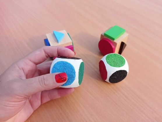 Кубики  кольору та геометричні форми за методикою Монтессорі 4