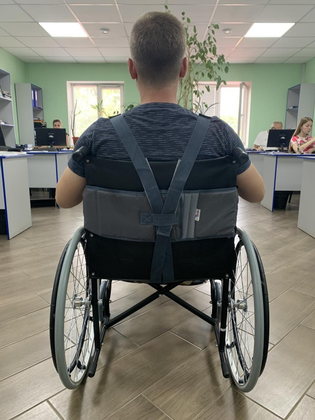 Пояс для фиксации человека в инвалидной коляске 3