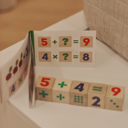 Розвиваюча іграшка Дерев'яні математичні кубики 2