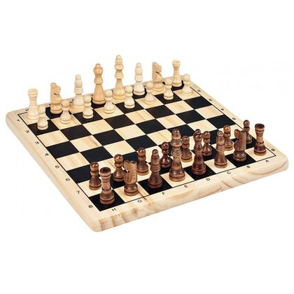 Шахматы в картонной коробке 2