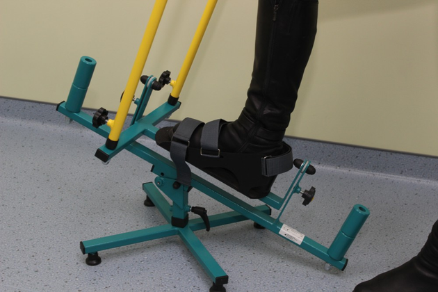 Тренажер ротаційний для нижніх кінцівок гомілковостопний 4
